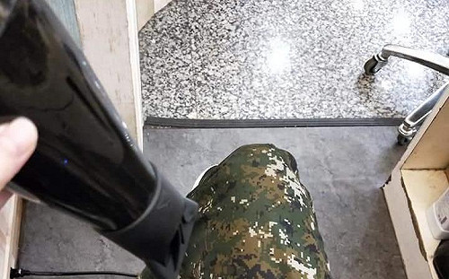 「把你借給災民」！網友：軍人老公衣服未乾  又去救災了