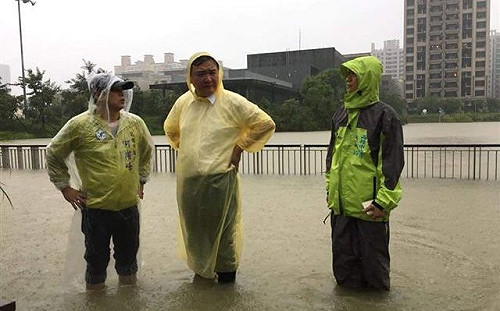 一夜豪雨狂炸   高雄積水百件