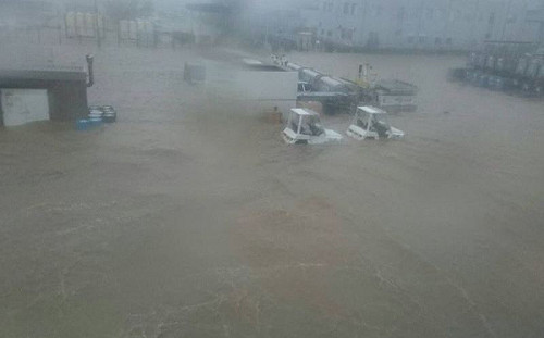 強颱猛撲日本 至少6死3000人受困關西機場