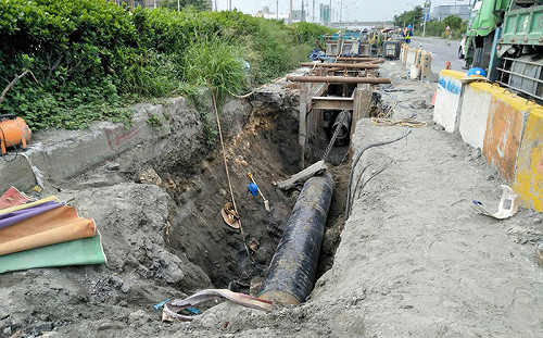 台中市瓦斯管線工程意外  工人一死一傷