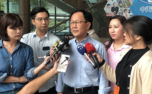 柯文哲釋5萬名職缺優先給退休軍公教？丁守中批：騙選票的政治算計