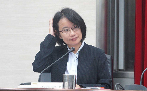 吳音寧出席議會報告市場改建 議員火氣大場面混亂