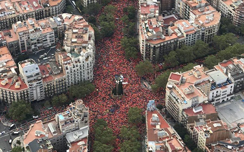 加泰隆尼亞911國慶日  巴塞隆納百萬人吶喊獨立