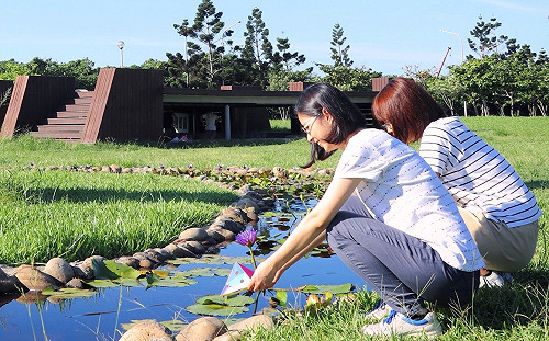 不一定要烤肉！提燈籠放水燈體驗越式中秋節