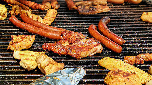 烤肉配可樂罹骨癌？食藥署闢謠專區破解