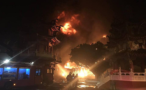 岡山千坪倉庫暗夜大火10小時 環保局：空汙未達危害