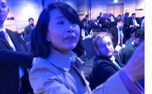 離譜！央視記者大鬧英國座談會還打人 中方竟要求道歉（影）