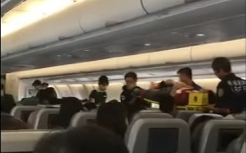 (影) 印尼籍乘客飛航途中休克 轉降小港機場送醫不治