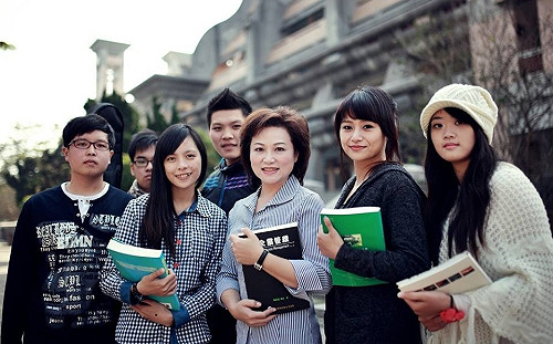 嘉義市議會挺大學自主 邀請管中閔演講