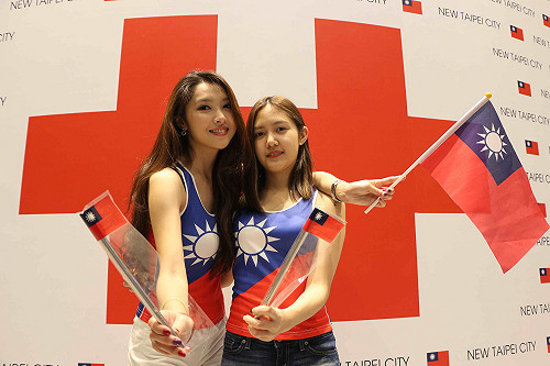 新北國慶升旗紀念品  超夯「國旗桿不鏽鋼吸管」大放送