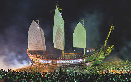 3年一科東港迎王祭　遊子必回鄉的祭典