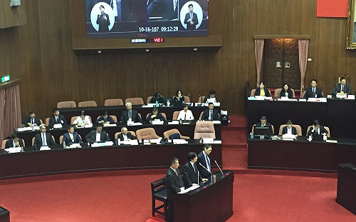 持居住證7成5支持限縮公民權 卻爆台商要選台東縣長？