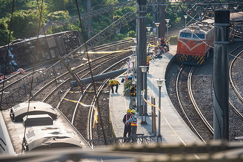 三天搶通  總統蔡英文臉書發文感謝台鐵員工努力