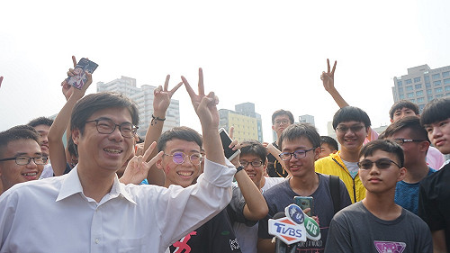 雄中學長返校引發暴動！陳其邁勉學弟好好享受青春