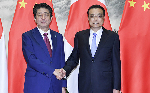 安倍會談李克強 中日雙方敲定52項合作計畫