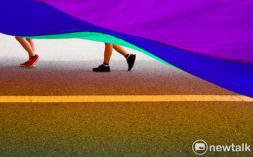 同志伴侶揪團登記結婚　戶政司：524系統準時上線