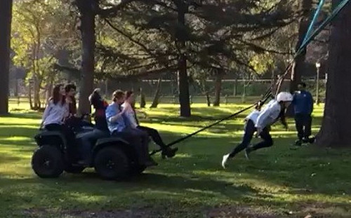 「真人版憤怒鳥」智利女模頸部重傷