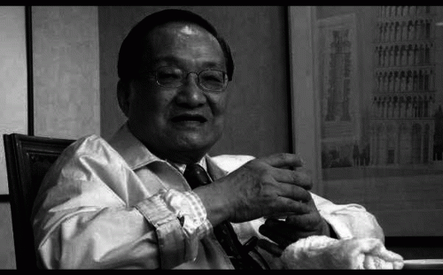 金庸私人喪禮12日香港舉行 民眾可至「金庸館」簽名弔唁