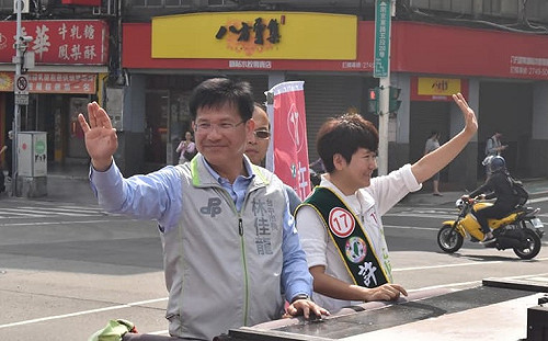 花博「霧裡看花」？ 林佳龍北上輔選遭民眾嗆：我們要呼吸！