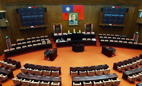 修正簡易人壽保險法三讀通過！ 刪除歧視身障者用語