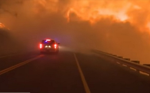 （影）整個鎮都在燒！加州天堂鎮野火狂竄 近3萬居民急撤