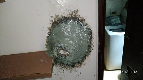 扯！怪房客把租屋「孔洞」全封住　網嚇：雞皮疙瘩掉滿地