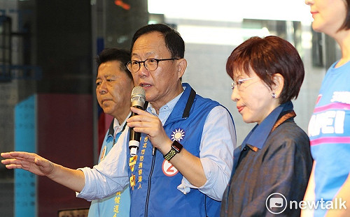 不捨母親姚文智落淚 丁守中：請問柯媽您到底是幾號？