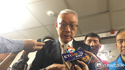 吳敦義撇清「愛河的水可以喝」 稱當年他除掉愛河旁流鶯