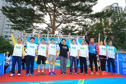 避免反空汙遊行泛政治化  林佳龍選擇參加綠光計畫