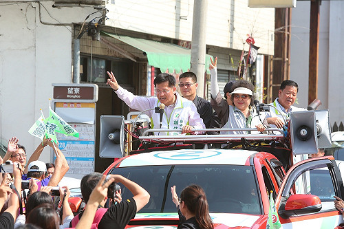倒數三天陪林佳龍催票  陳菊：盧秀燕辭立委衝擊不大