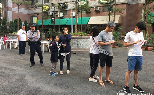 投票毫無隱私！屏東投票所拿開公投圍屏惹議