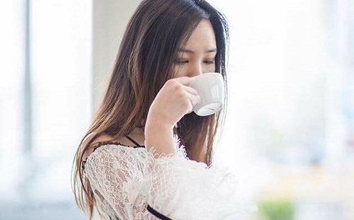 韓陣營最美助理韓冰  自曝「最怕爸爸害人賠錢」