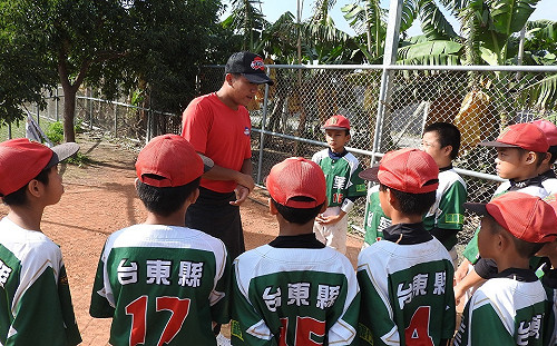 關懷盃／從少棒打到職棒　曾慈恩王詩聰回關懷盃感觸良多