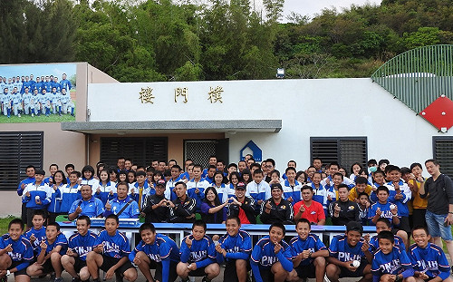 關懷盃／暖心！中職球星前往卑南國中　鼓勵學生繼續向前