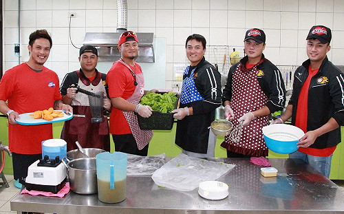 關懷盃／原棒協關懷植物人　職棒球員親手做羹湯