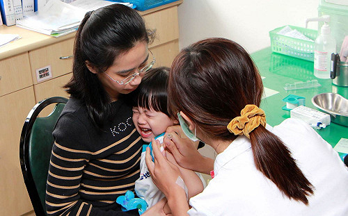 六合一疫苗將用罄！幼兒預防接種恢復「五合一＋B肝疫苗」