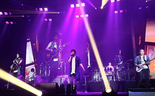 又槓上高雄氣爆議題   五月天演唱會引發藍綠隔空駁火