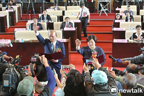 台中市正副議長  張清照、顏莉敏宣誓就職