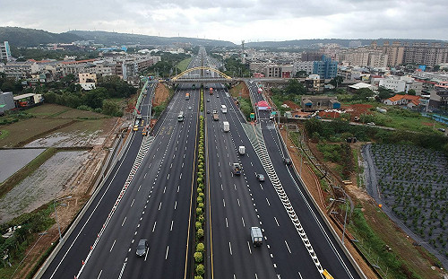 插隊小心被罰！國道這9路段設高解析電眼抓違規