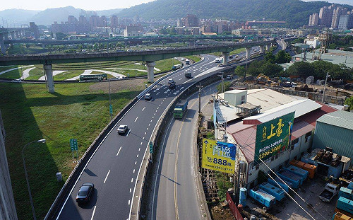 西濱台61線鹿港伸港段區間測速正式啟用 3/2開罰