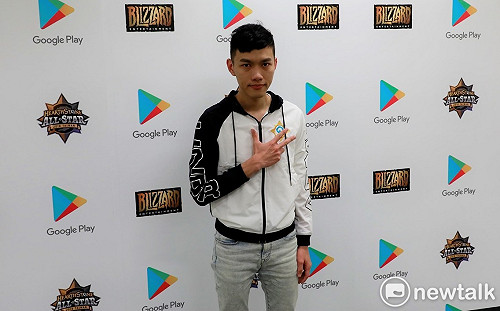 爐石戰記明星賽》直落三！Shaxy抓到Sequinox快攻牌組強勢晉級