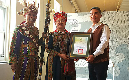 魯凱夫妻保存傳統表演與工藝 獲屏縣登錄