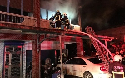 宜蘭透天厝清晨大火 母女1死4傷