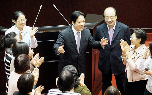 快訊》(影)賴清德明天召開臨時院會 宣布內閣總辭