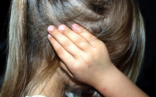 肉圓男童問「為何生下他」　精神科醫師：心理治療難度高