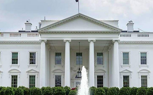 白宮圍籬外男子引燃外套 引發特勤局維安警戒