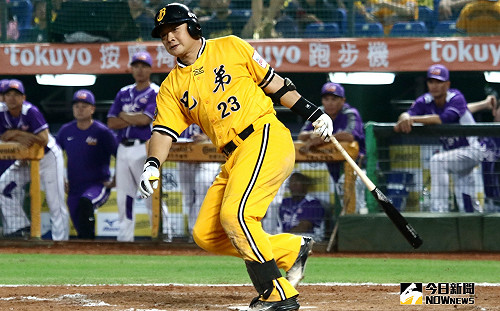 中華職棒／彭政閔續簽5年大約　年薪維持70萬