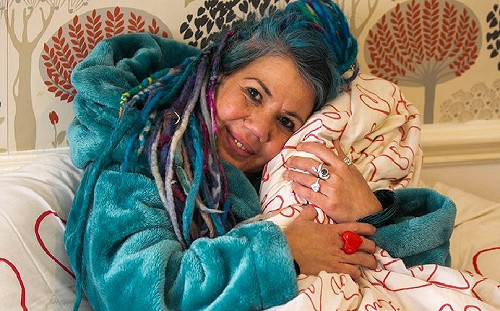 離不開棉被！英國女子和棉被結婚　網傻眼：夏天會離婚嗎