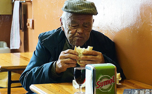 台灣40萬人吞嚥困難　吃飯喝水都成為病痛來源