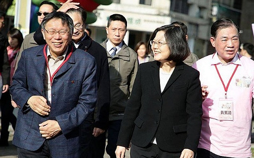 柯P問「 他是誰？」 王浩宇：是否還是四年前的柯文哲